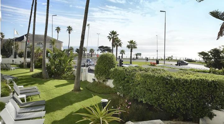 Peninsula All Suite Hotel