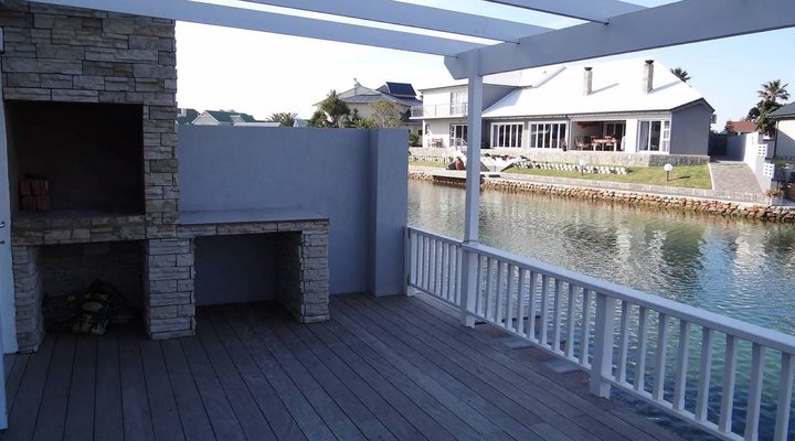 Waterside Living - Waterways Canal 05