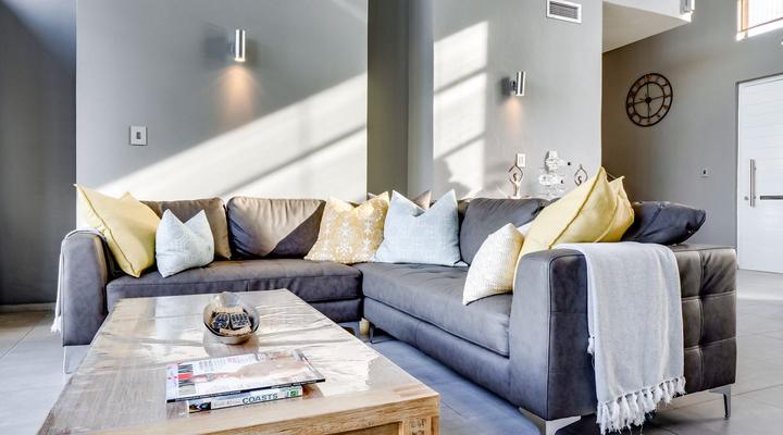 4 Sleeper Stunner @516 Point Bay