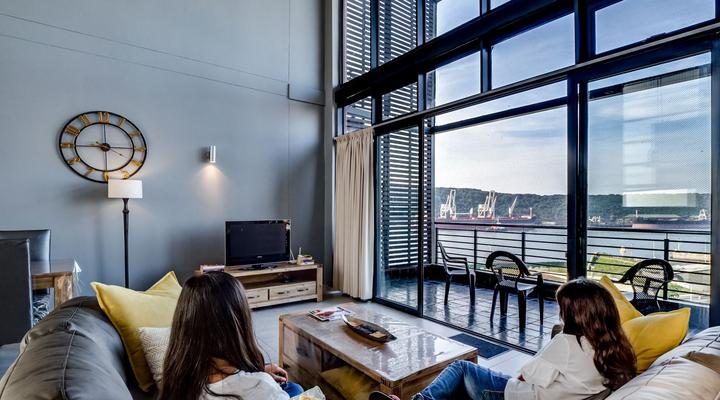 4 Sleeper Stunner @516 Point Bay