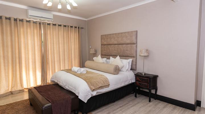 2 Huttenheights Guestlodge by iLawu