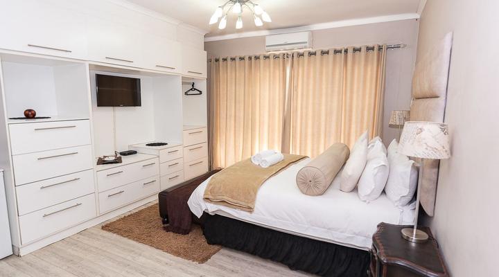 2 Huttenheights Guestlodge by iLawu