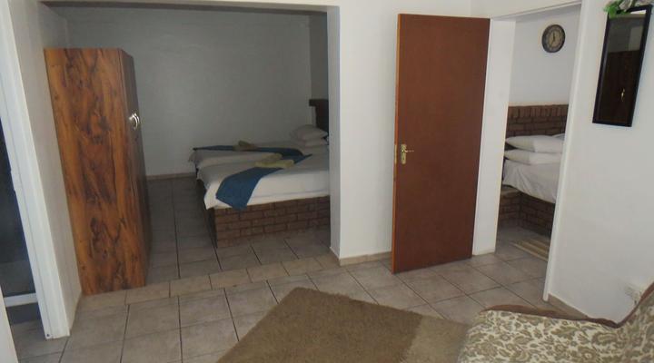 Tahiti Guesthouse & Restaurant