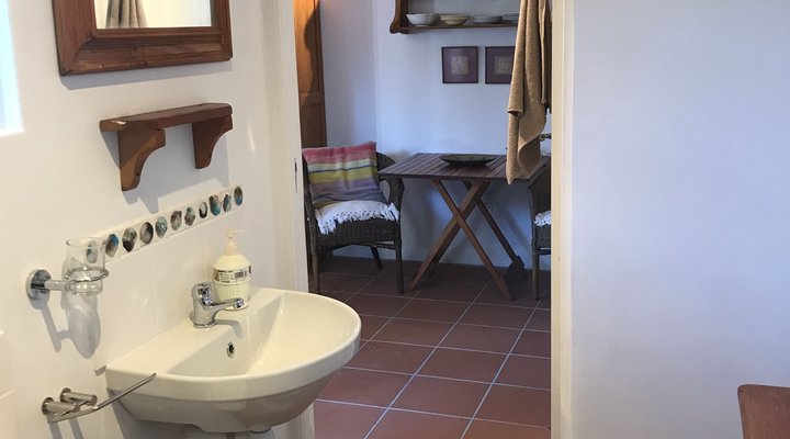 Courtyard Cottage, Muizenberg; Cosy Studio Flat
