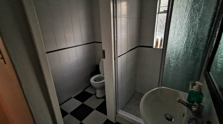 146 Louis Guest House