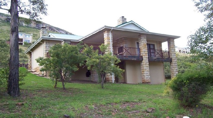 Bluegum Villa, Clarens Golf Estate