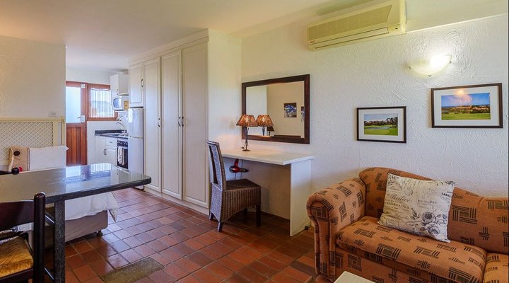 Bachelor Studio 2519