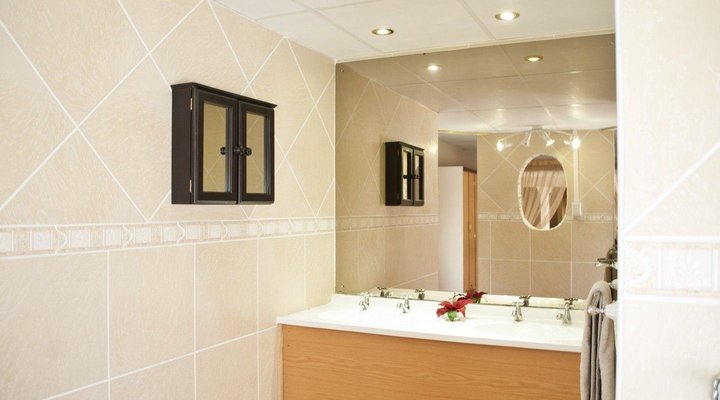 Gold Guest & Conference B&B