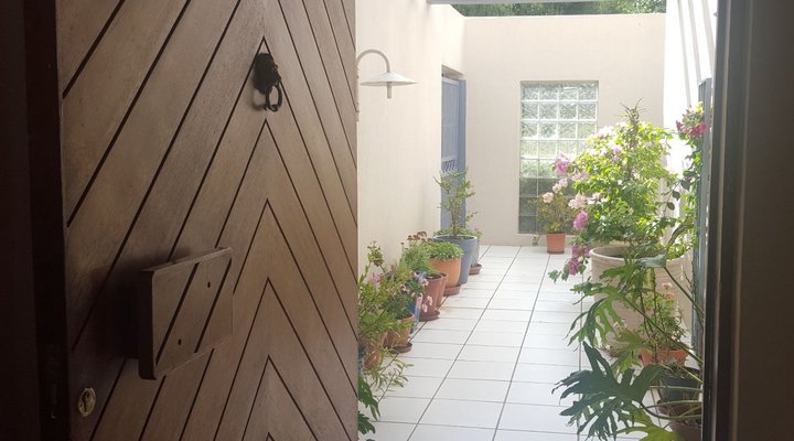 50 Homestead Street B&B| JHB Intl. Airport