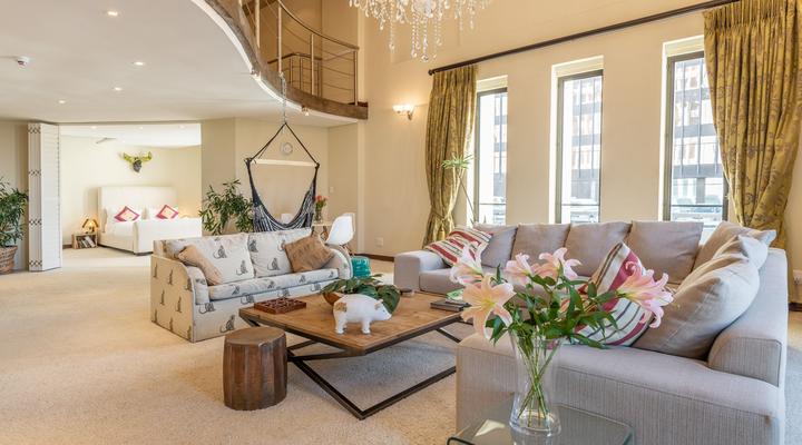 Uber Luxurious NYC-Style Penthouse