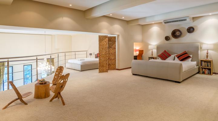 Uber Luxurious NYC-Style Penthouse