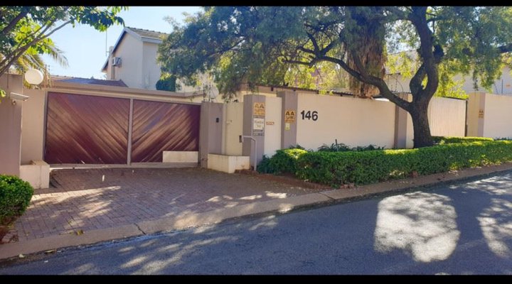 146 Louis Guest House