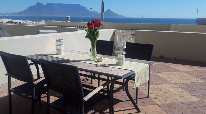 Beachfront flat, amazing views