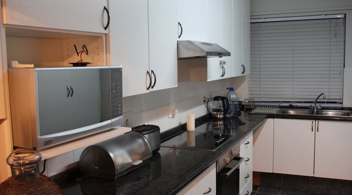 Beachfront flat, amazing views