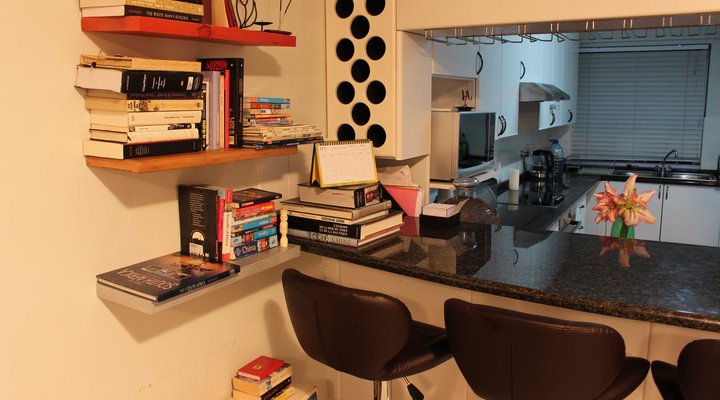 Beachfront flat, amazing views