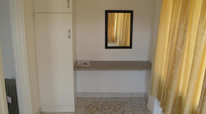 The Crescent Guesthouse BnB or Self Catering