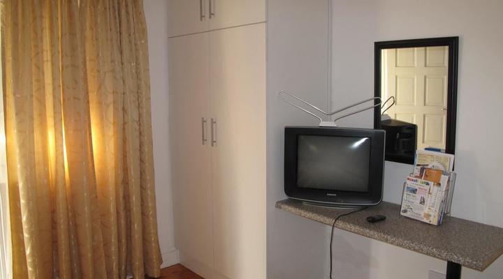 The Crescent Guesthouse BnB or Self Catering