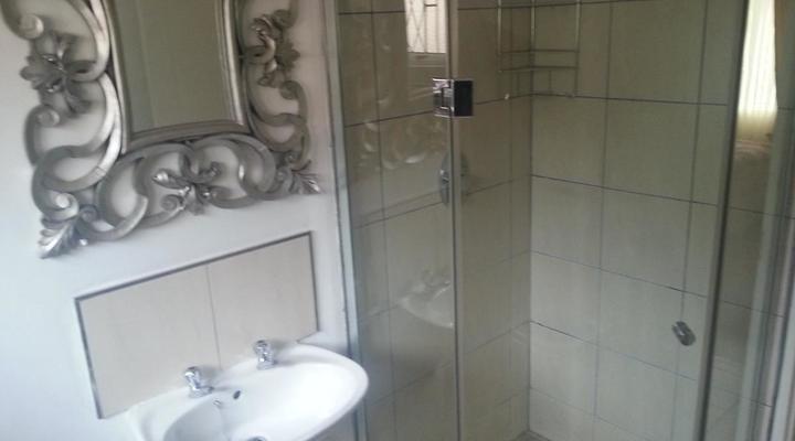 The Crescent Guesthouse BnB or Self Catering