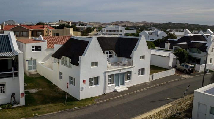  Zetties - Sea front/View
