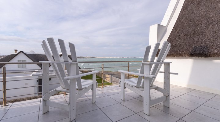  Zetties - Sea front/View
