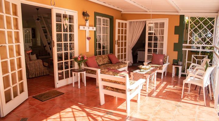 Roses and Pebbles B & B Guest House