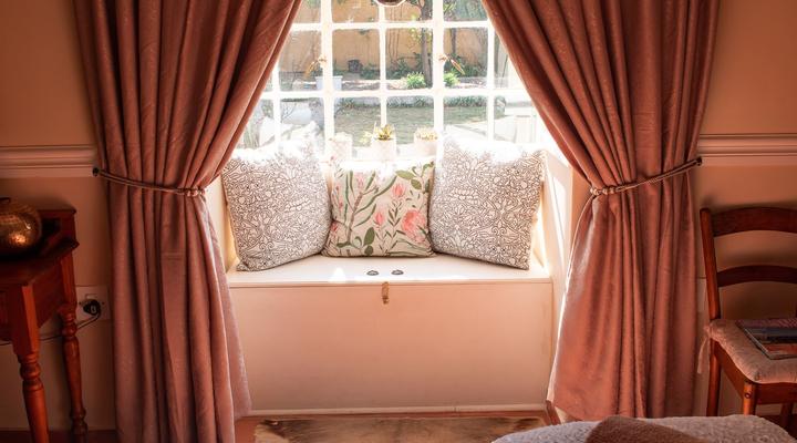 Roses and Pebbles B & B Guest House