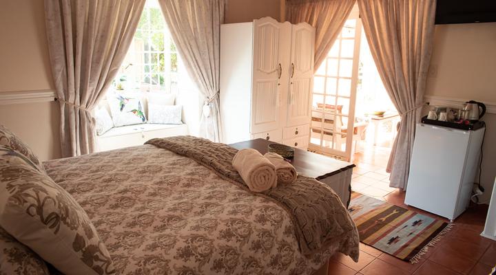 Roses and Pebbles B & B Guest House