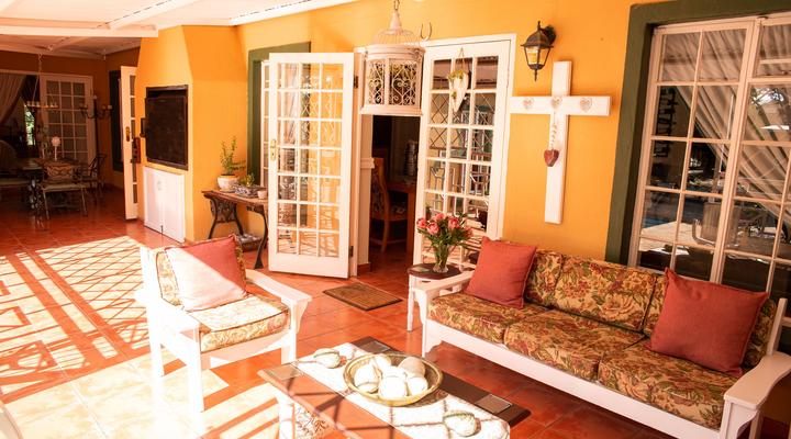 Roses and Pebbles B & B Guest House