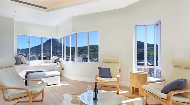Triangle Luxury Suites by Total Stay