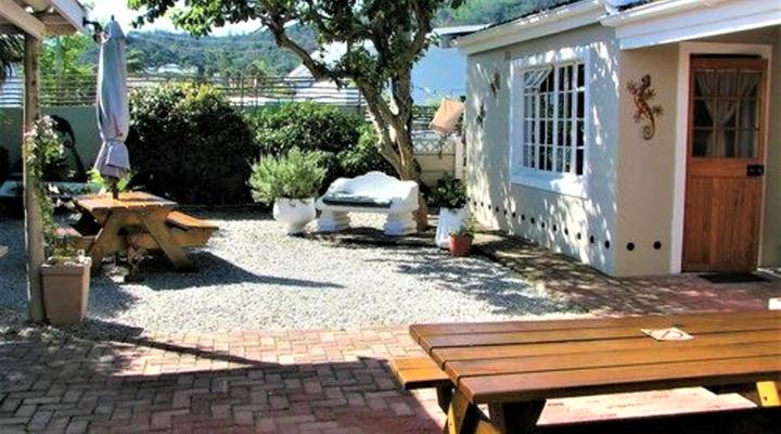 Jembjo’s Knysna Lodge & Backpackers