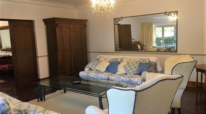 Beautiful English Home in the Heart of Melrose