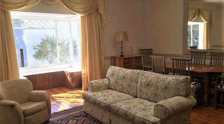 Beautiful English Home in the Heart of Melrose