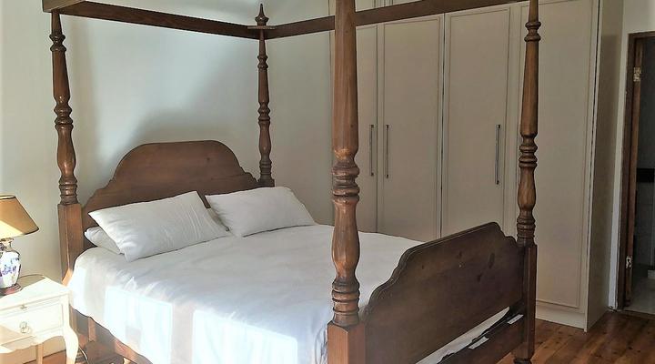 Beautiful English Home in the Heart of Melrose