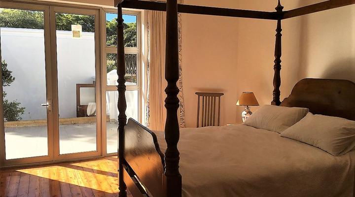 Beautiful English Home in the Heart of Melrose