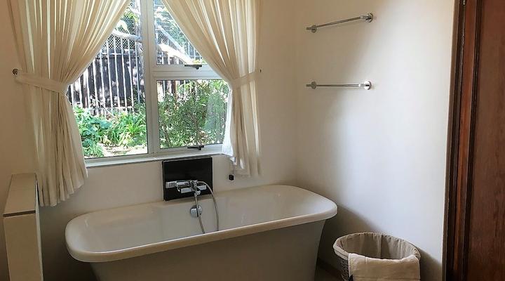 Beautiful English Home in the Heart of Melrose