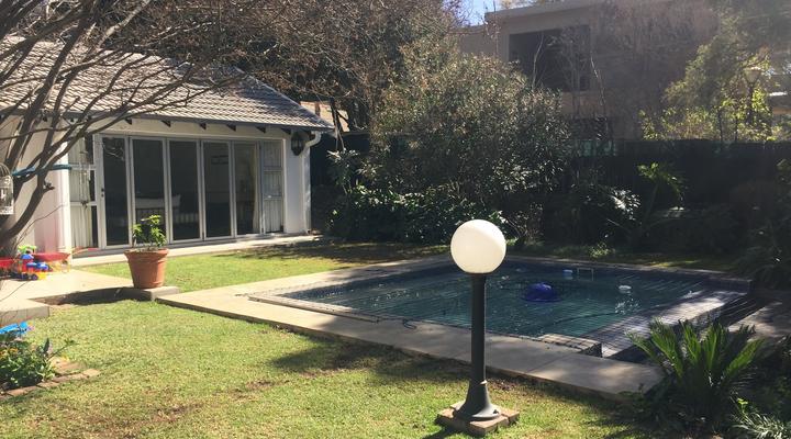 Beautiful English Home in the Heart of Melrose