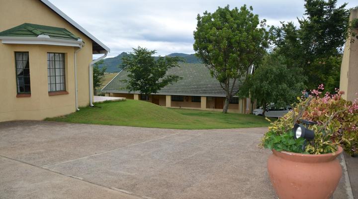 Thaba Tsweni Lodge