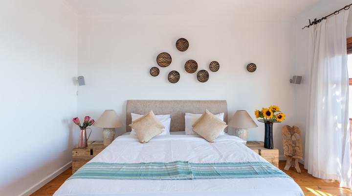 Sun & Sea Downtown Mediterranean Villa