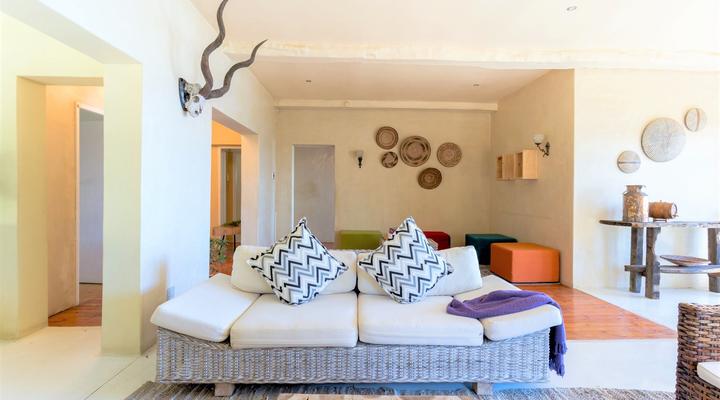 Sun & Sea Downtown Mediterranean Villa