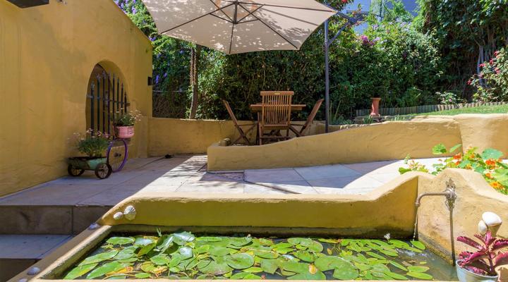 Sun & Sea Downtown Mediterranean Villa