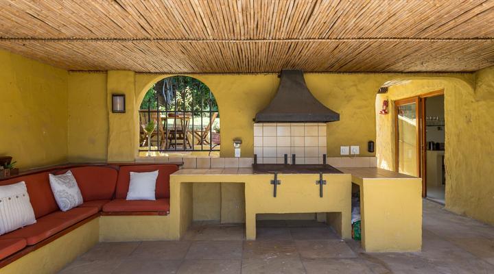 Sun & Sea Downtown Mediterranean Villa