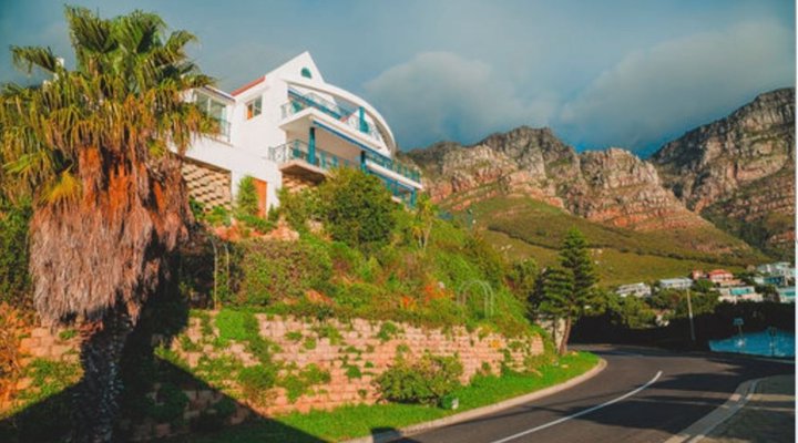 Queen Julie Lodge Camps Bay