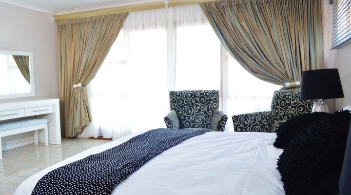 eMpoza Sea View Guest House