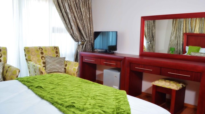 eMpoza Sea View Guest House