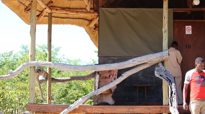 Dzibanana Lodge & Camping