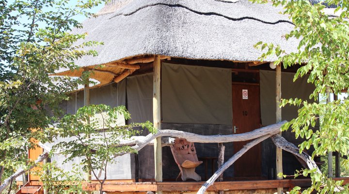 Dzibanana Lodge & Camping
