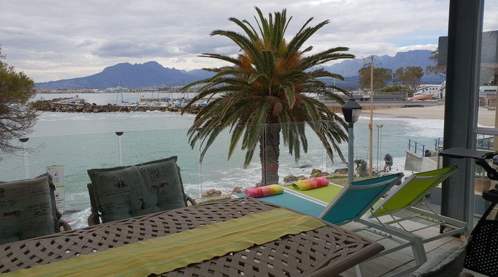 The Beach Apartment