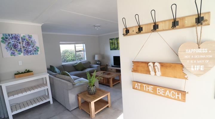 Large 5 Sleeper in Beach club!