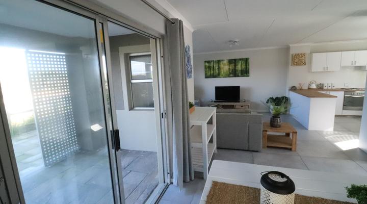 Large 5 Sleeper in Beach club!