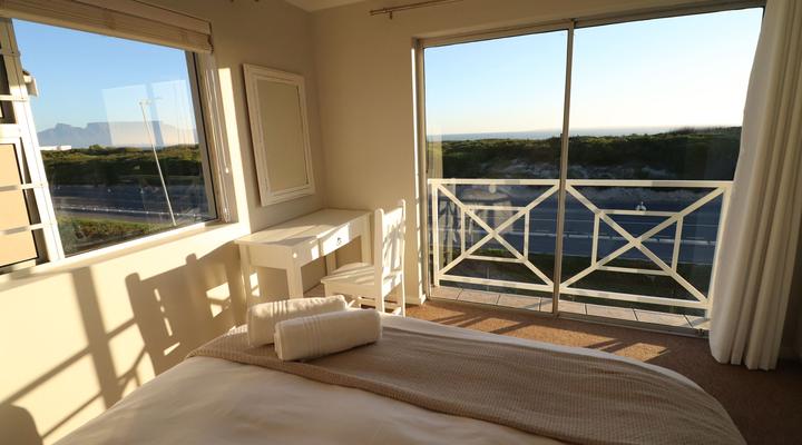 Large 5 Sleeper in Beach club!